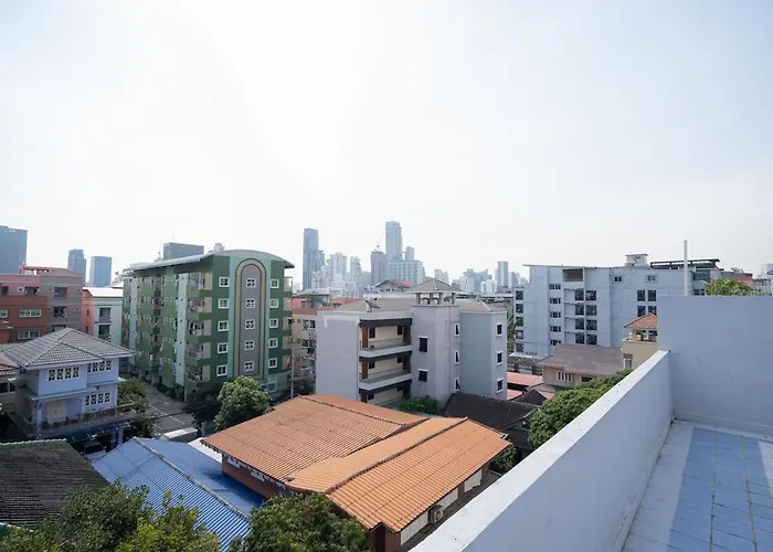 曼谷市中心素坤逸中古风5卧5卫2厅度假别墅 Villa Bangkok
